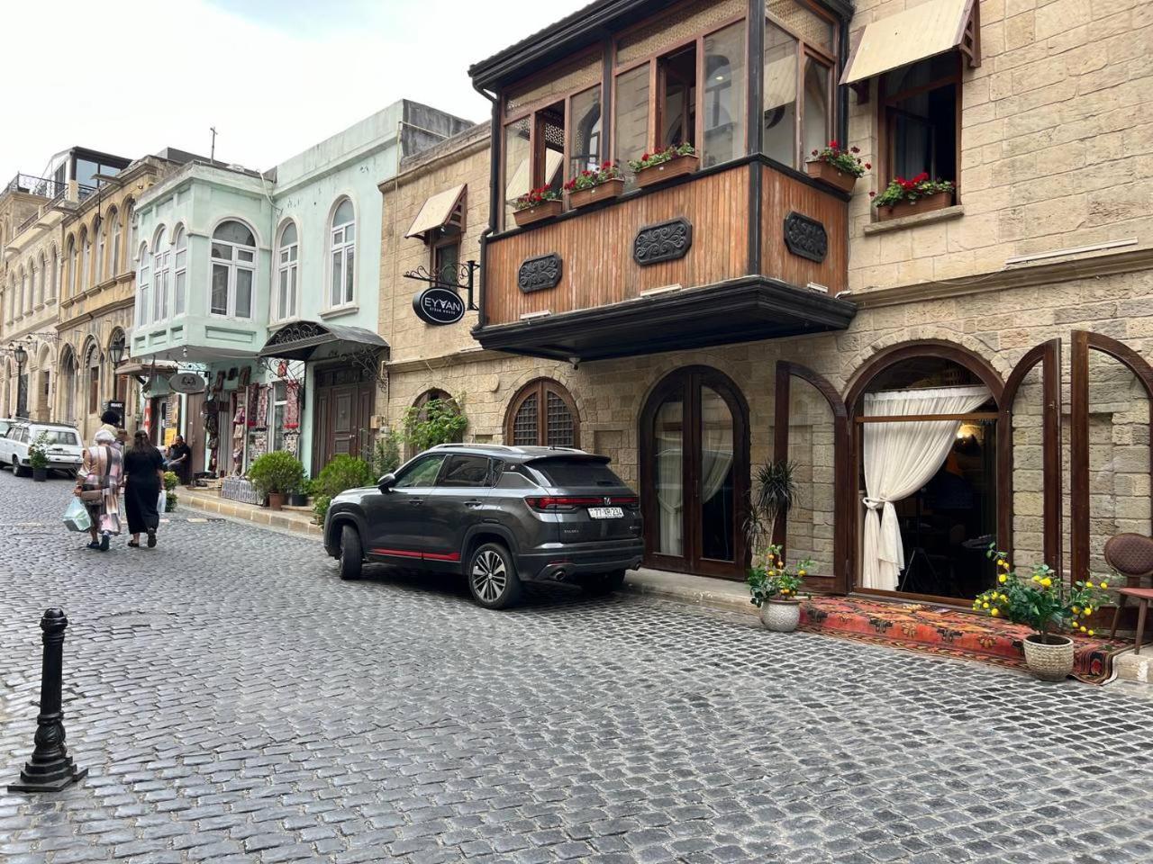 Sweet And Comfort In The Old Icheri Sheher Apartment