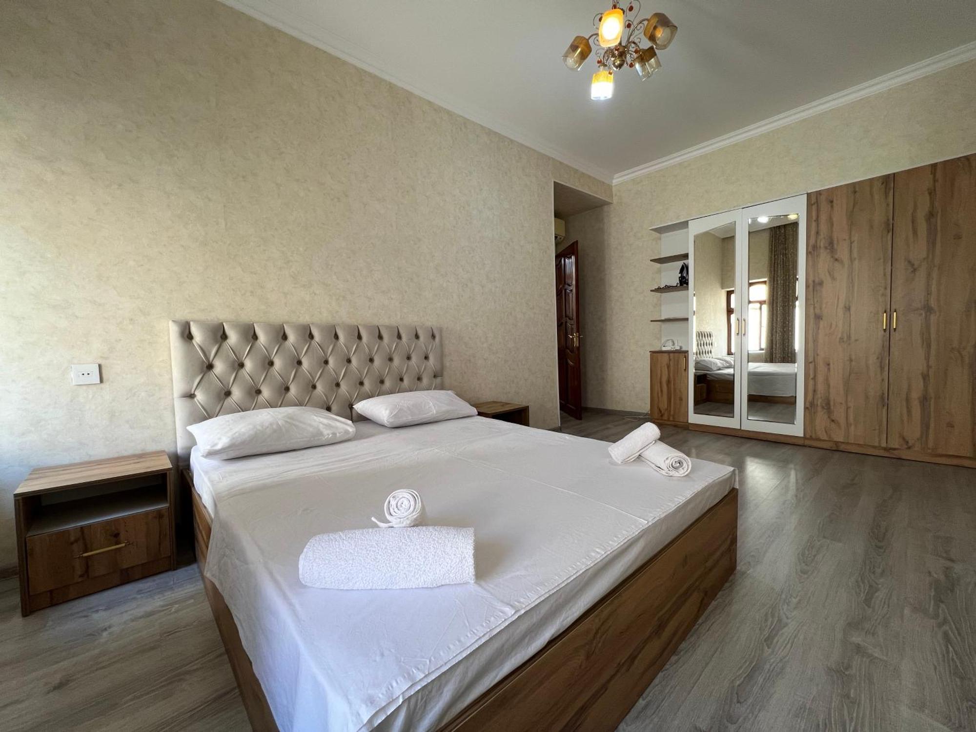 Sweet And Comfort In The Old Icheri Sheher Apartment